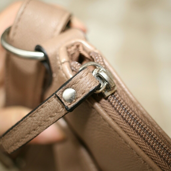 Merona Faux Leather Tan Crossbody Bag - Picture 6 of 8